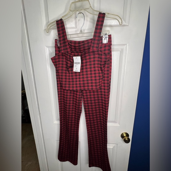Forever 21 Pants - NWT! Forever 21 Coordinating set with crop top and flare leggings